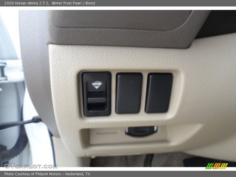 Winter Frost Pearl / Blond 2009 Nissan Altima 2.5 S
