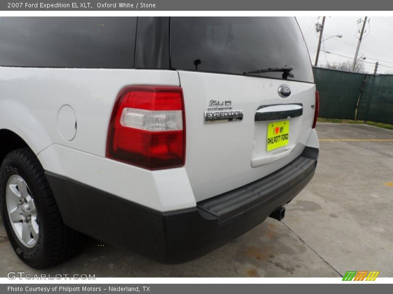 Oxford White / Stone 2007 Ford Expedition EL XLT