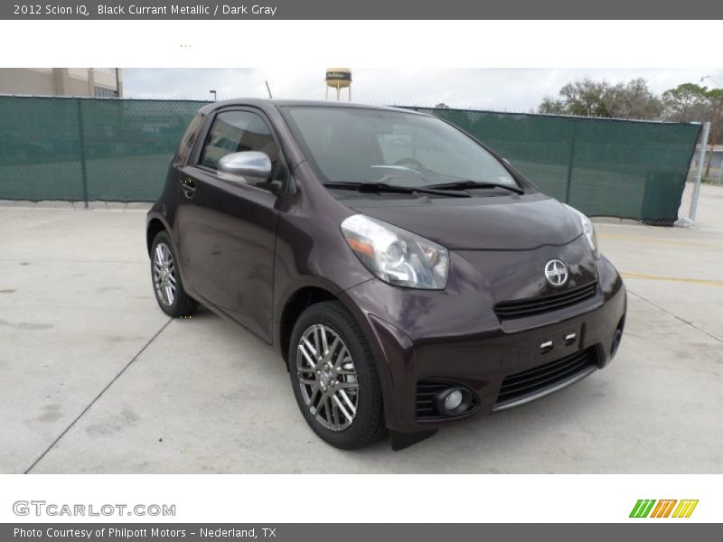 Front 3/4 View of 2012 iQ 