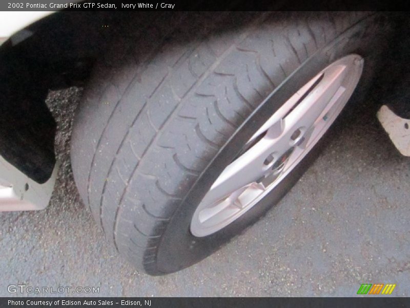 Ivory White / Gray 2002 Pontiac Grand Prix GTP Sedan