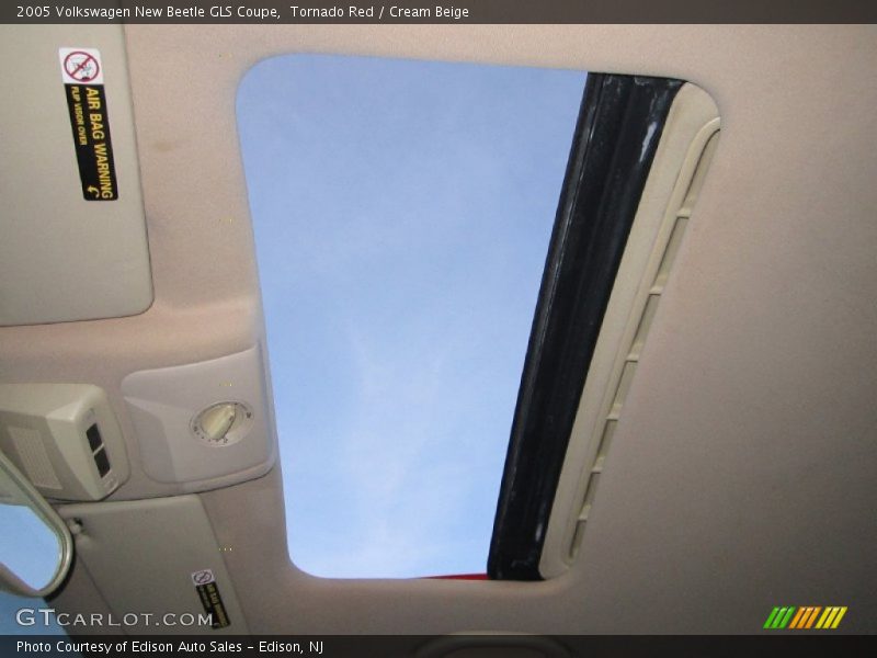 Sunroof of 2005 New Beetle GLS Coupe