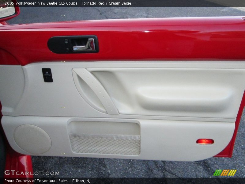 Door Panel of 2005 New Beetle GLS Coupe