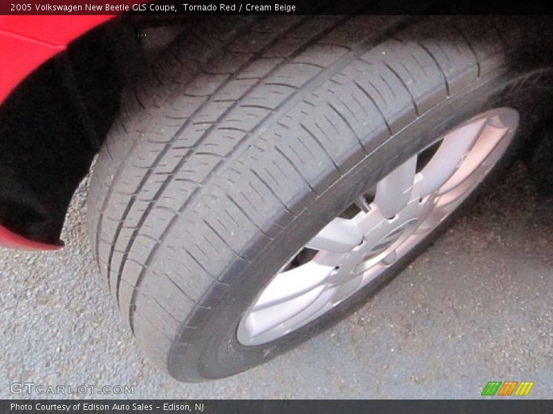 Tornado Red / Cream Beige 2005 Volkswagen New Beetle GLS Coupe