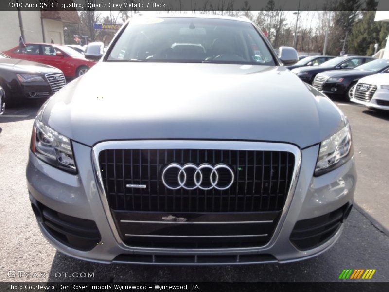 Quartz Grey Metallic / Black 2010 Audi Q5 3.2 quattro