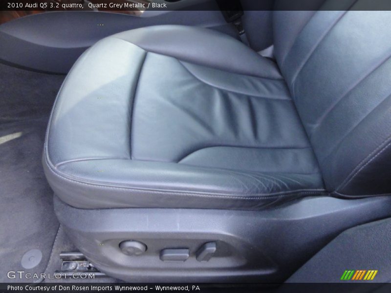 Quartz Grey Metallic / Black 2010 Audi Q5 3.2 quattro