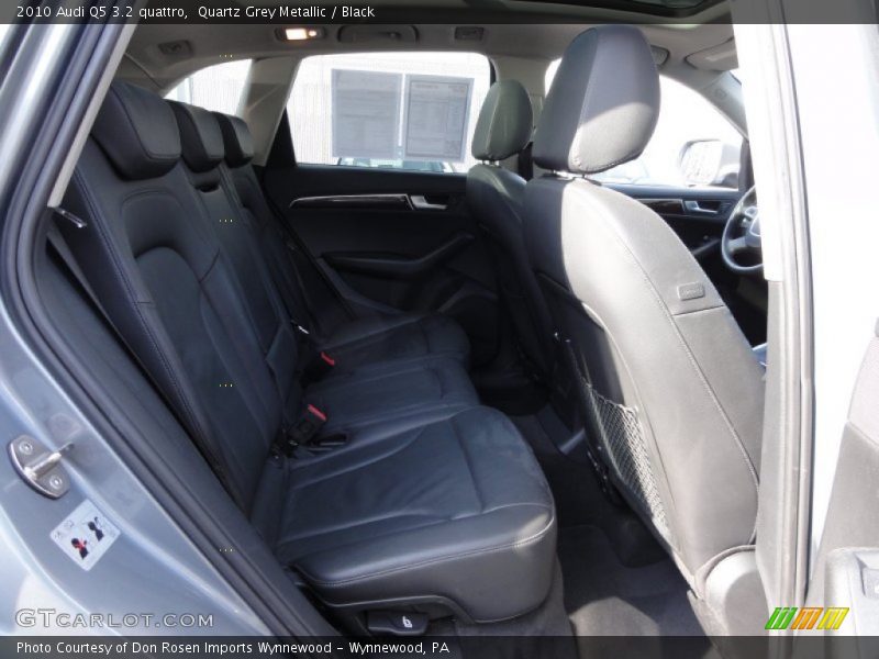 Quartz Grey Metallic / Black 2010 Audi Q5 3.2 quattro