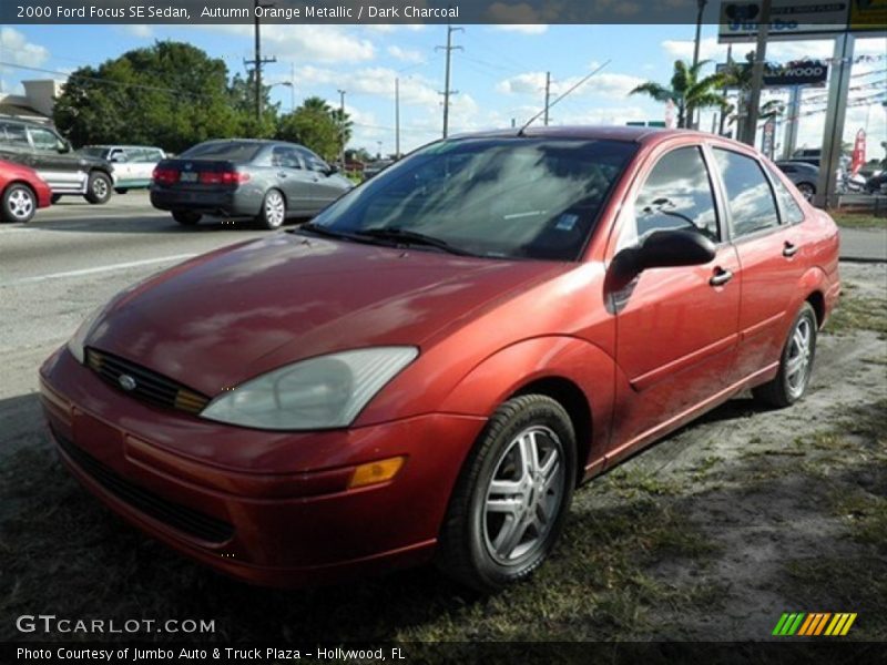 Autumn Orange Metallic / Dark Charcoal 2000 Ford Focus SE Sedan