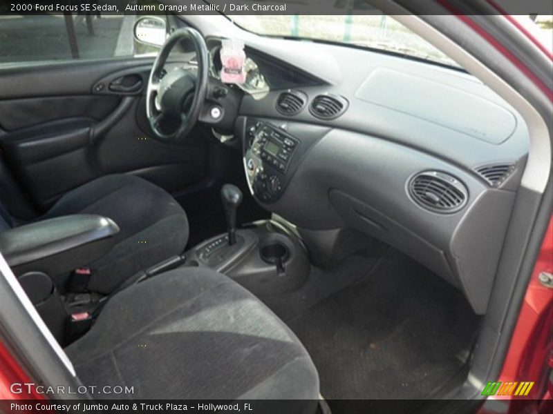 Autumn Orange Metallic / Dark Charcoal 2000 Ford Focus SE Sedan