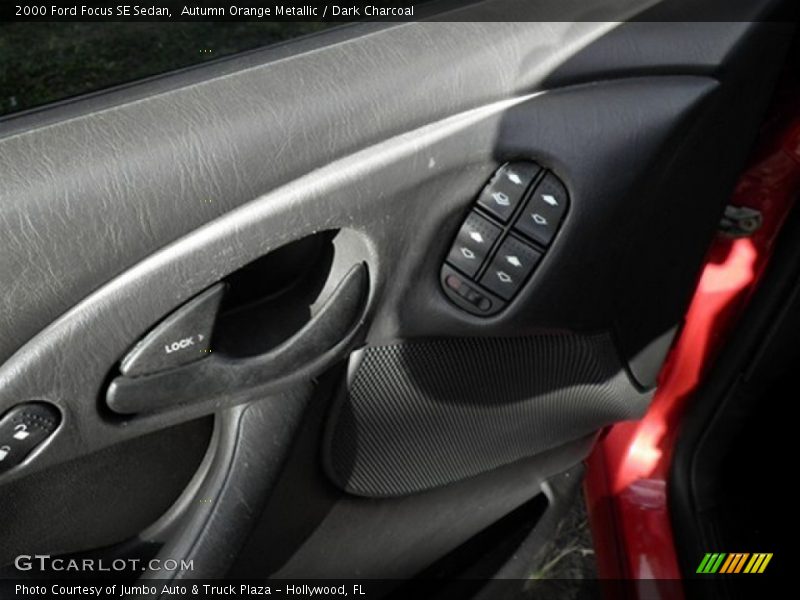 Autumn Orange Metallic / Dark Charcoal 2000 Ford Focus SE Sedan