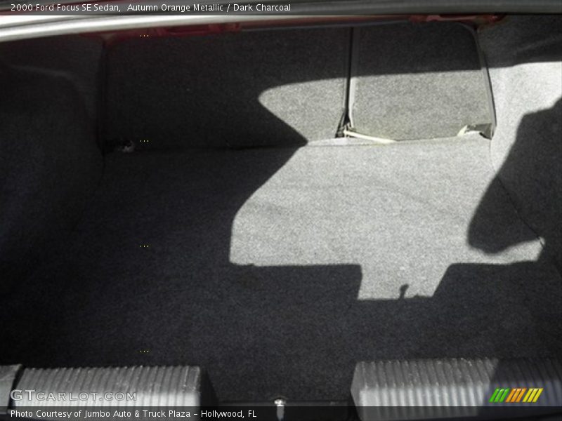 Autumn Orange Metallic / Dark Charcoal 2000 Ford Focus SE Sedan