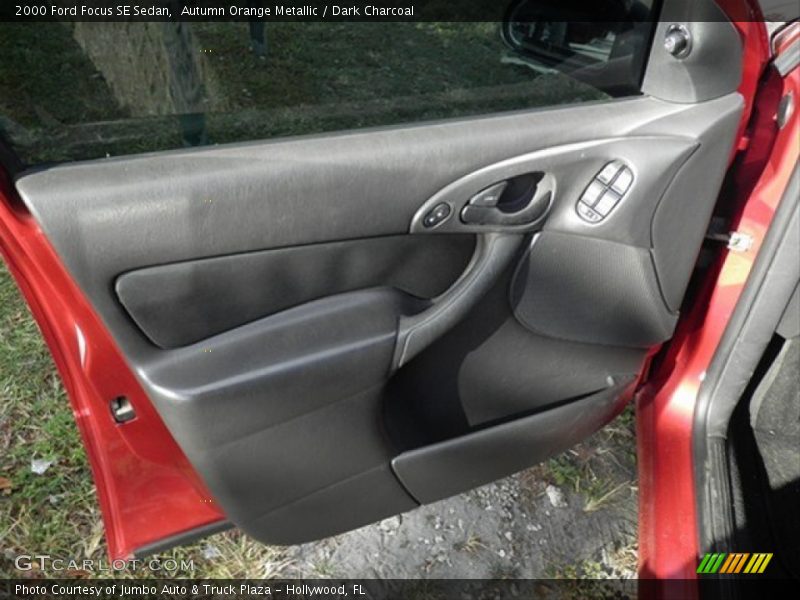 Autumn Orange Metallic / Dark Charcoal 2000 Ford Focus SE Sedan