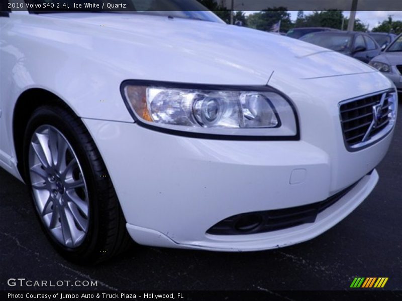 Ice White / Quartz 2010 Volvo S40 2.4i