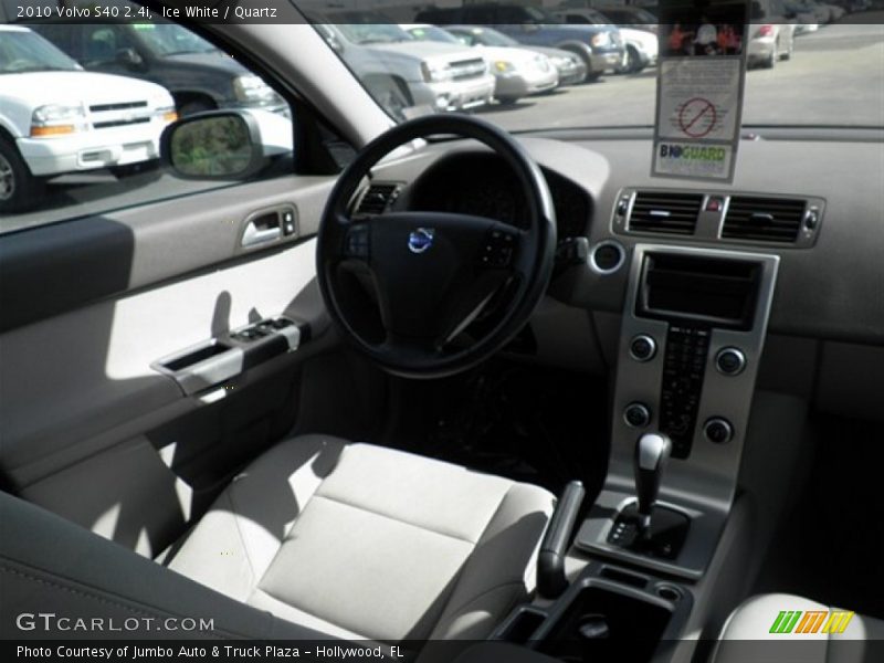 Ice White / Quartz 2010 Volvo S40 2.4i