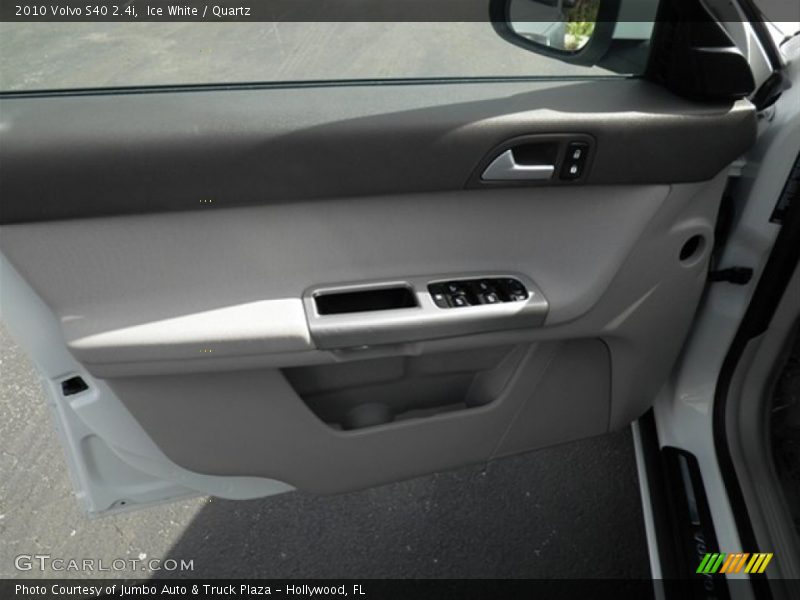 Ice White / Quartz 2010 Volvo S40 2.4i