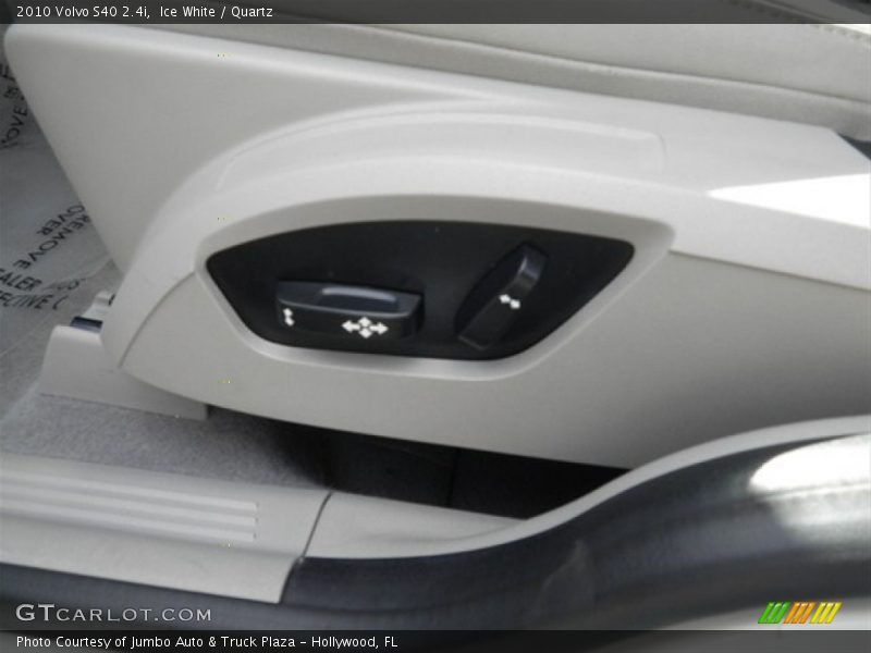 Ice White / Quartz 2010 Volvo S40 2.4i
