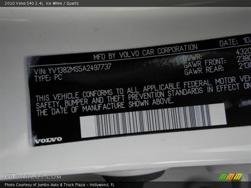 Ice White / Quartz 2010 Volvo S40 2.4i