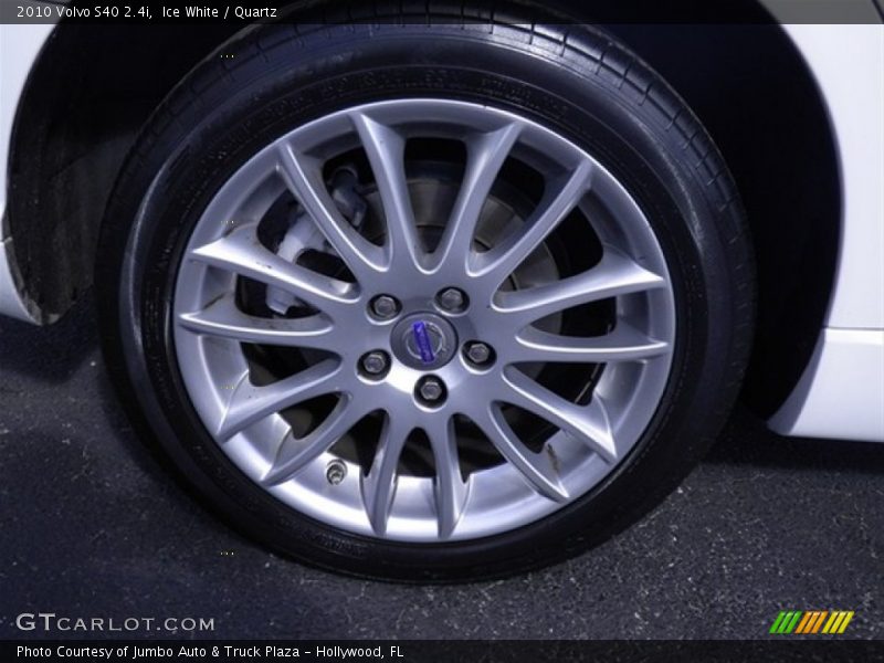 Ice White / Quartz 2010 Volvo S40 2.4i