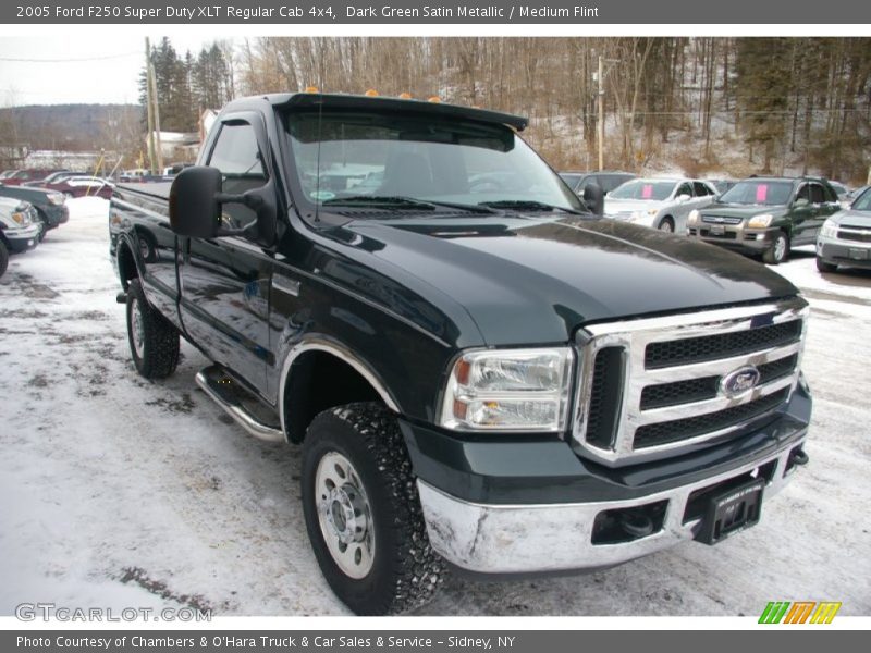 Front 3/4 View of 2005 F250 Super Duty XLT Regular Cab 4x4
