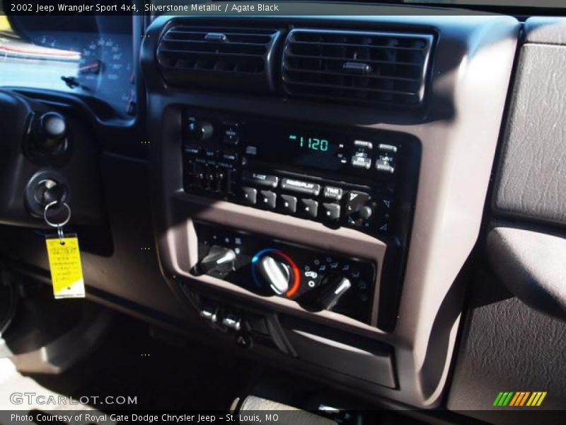 Silverstone Metallic / Agate Black 2002 Jeep Wrangler Sport 4x4