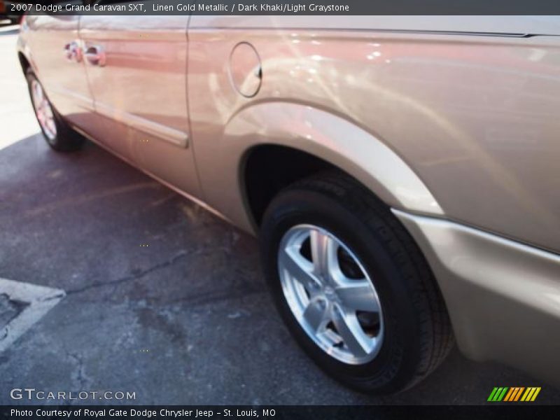 Linen Gold Metallic / Dark Khaki/Light Graystone 2007 Dodge Grand Caravan SXT