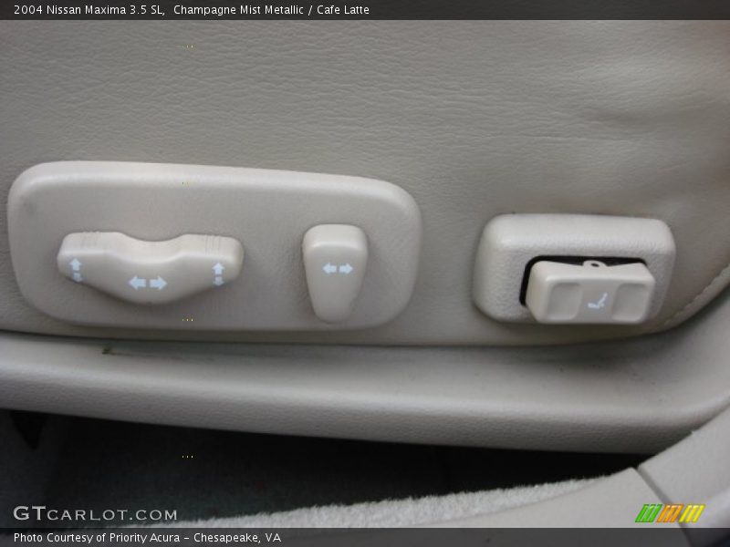 Champagne Mist Metallic / Cafe Latte 2004 Nissan Maxima 3.5 SL
