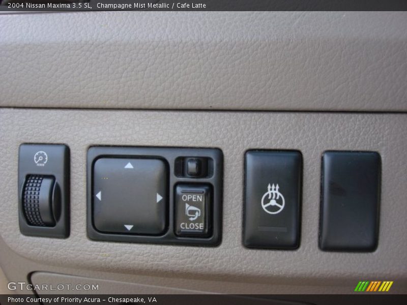 Champagne Mist Metallic / Cafe Latte 2004 Nissan Maxima 3.5 SL