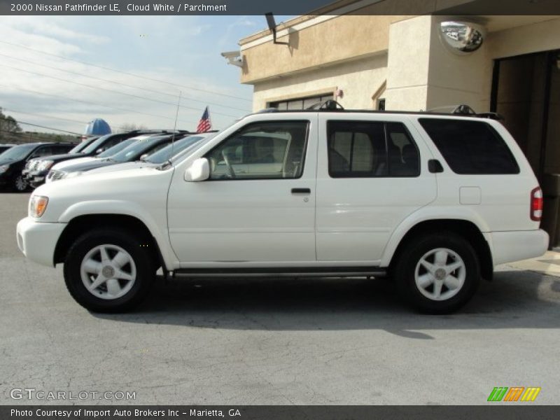 Cloud White / Parchment 2000 Nissan Pathfinder LE