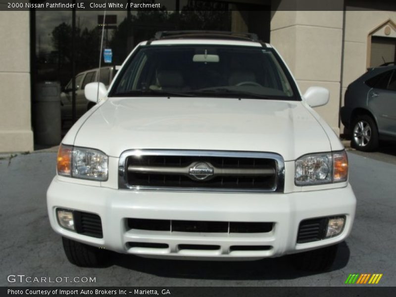 Cloud White / Parchment 2000 Nissan Pathfinder LE
