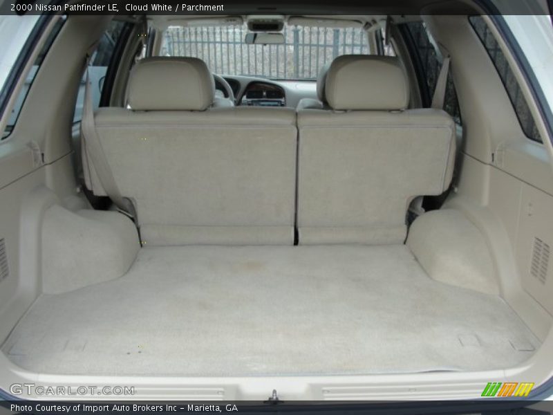 Cloud White / Parchment 2000 Nissan Pathfinder LE