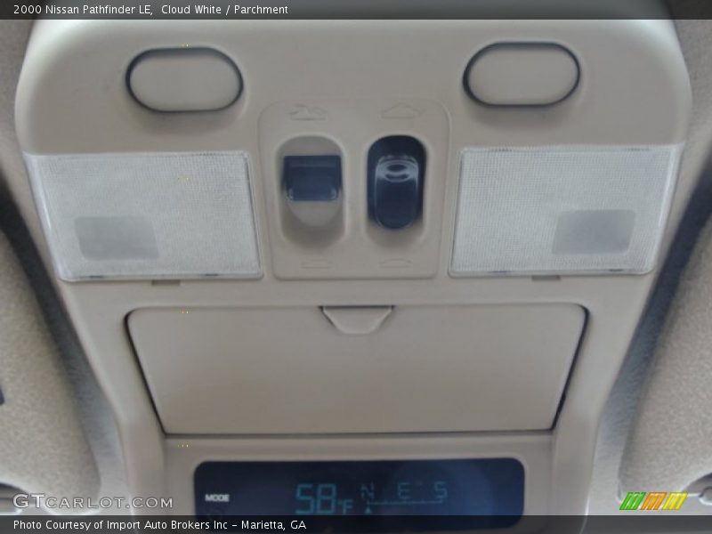 Cloud White / Parchment 2000 Nissan Pathfinder LE