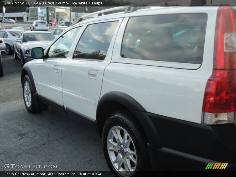 Ice White / Taupe 2007 Volvo XC70 AWD Cross Country