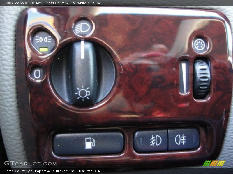 Ice White / Taupe 2007 Volvo XC70 AWD Cross Country