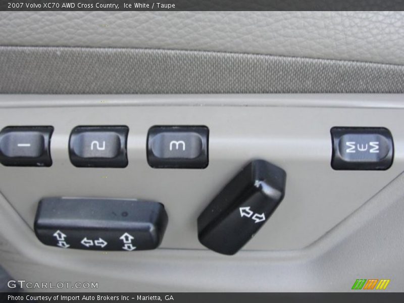 Ice White / Taupe 2007 Volvo XC70 AWD Cross Country