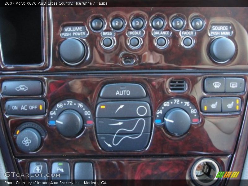 Ice White / Taupe 2007 Volvo XC70 AWD Cross Country