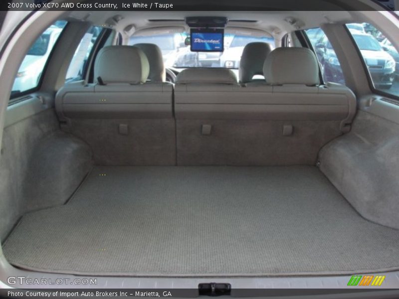 Ice White / Taupe 2007 Volvo XC70 AWD Cross Country