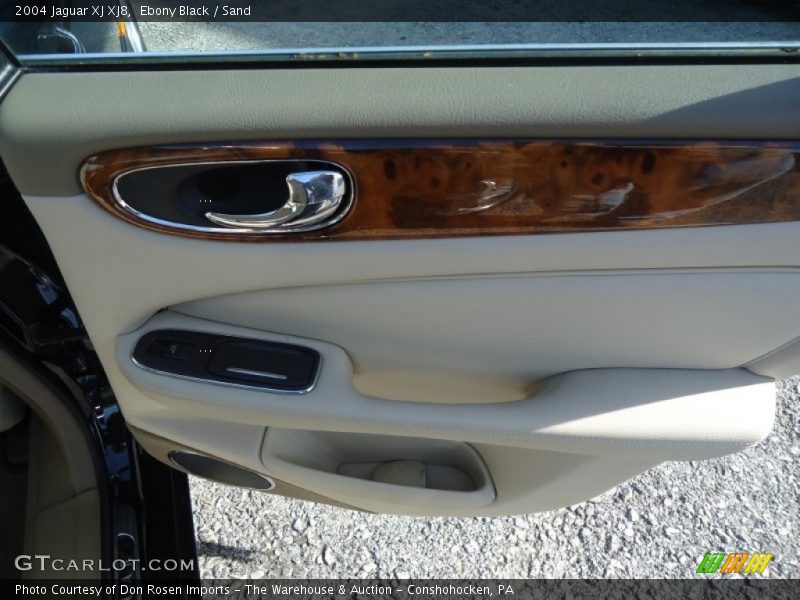 Ebony Black / Sand 2004 Jaguar XJ XJ8