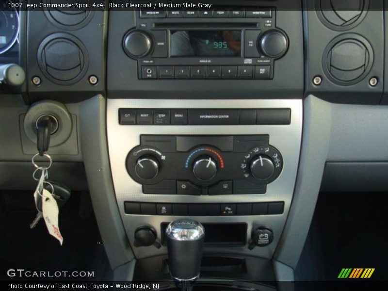 Black Clearcoat / Medium Slate Gray 2007 Jeep Commander Sport 4x4