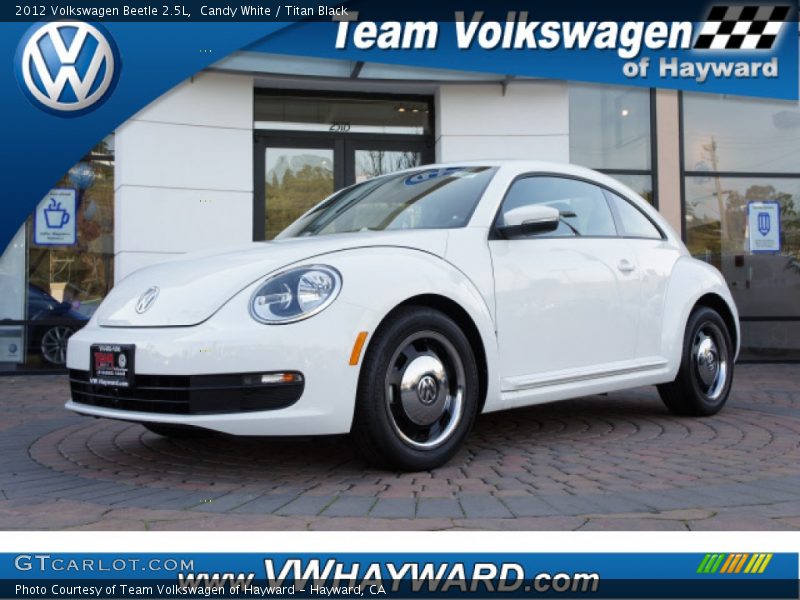 Candy White / Titan Black 2012 Volkswagen Beetle 2.5L