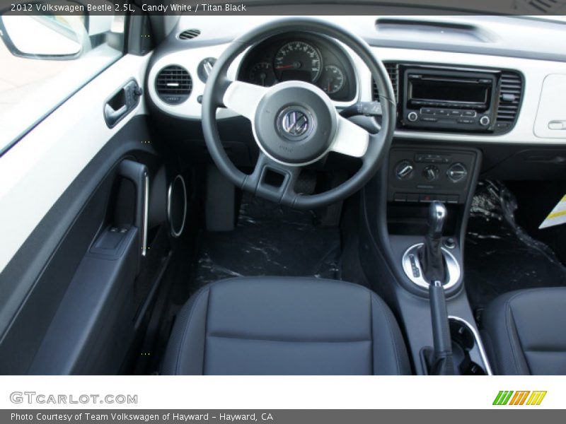 Candy White / Titan Black 2012 Volkswagen Beetle 2.5L