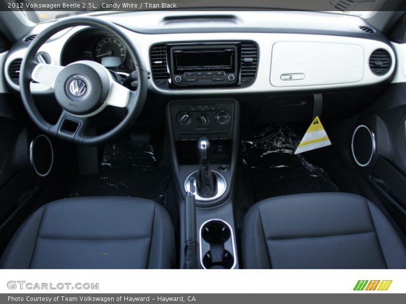 Candy White / Titan Black 2012 Volkswagen Beetle 2.5L
