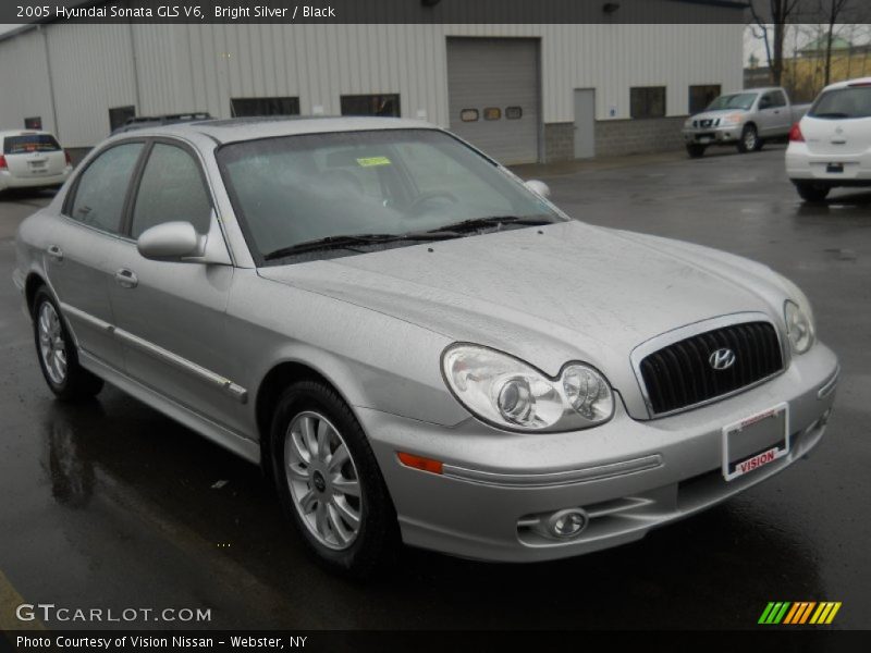 Bright Silver / Black 2005 Hyundai Sonata GLS V6