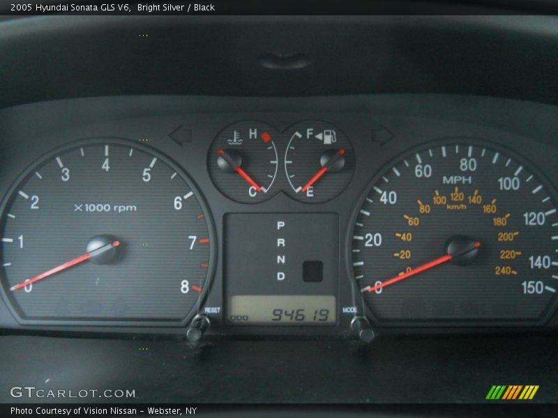 Bright Silver / Black 2005 Hyundai Sonata GLS V6