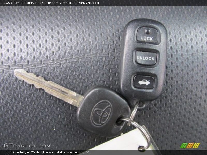Lunar Mist Metallic / Dark Charcoal 2003 Toyota Camry SE V6