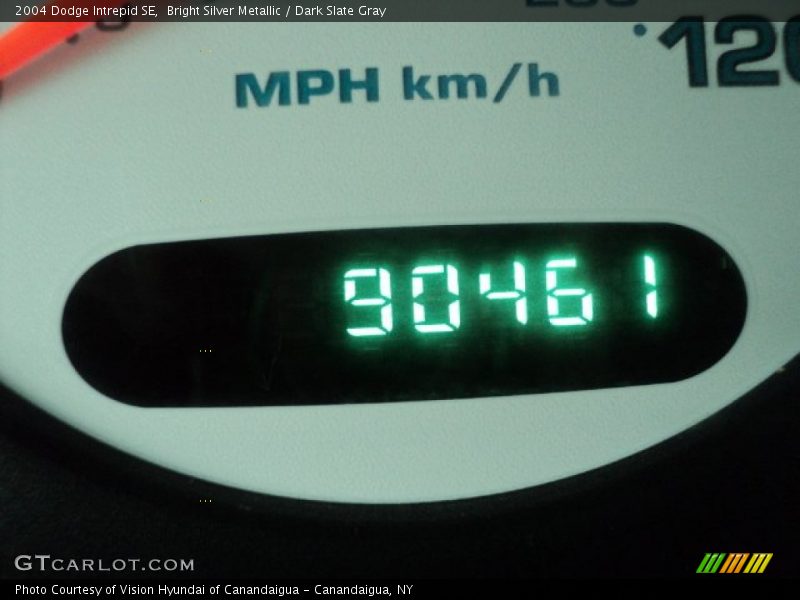 Bright Silver Metallic / Dark Slate Gray 2004 Dodge Intrepid SE