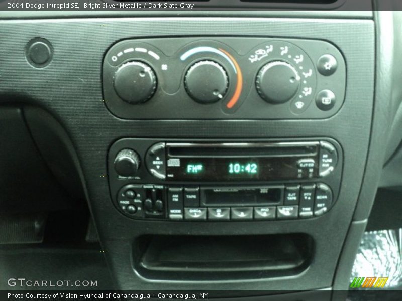 Bright Silver Metallic / Dark Slate Gray 2004 Dodge Intrepid SE