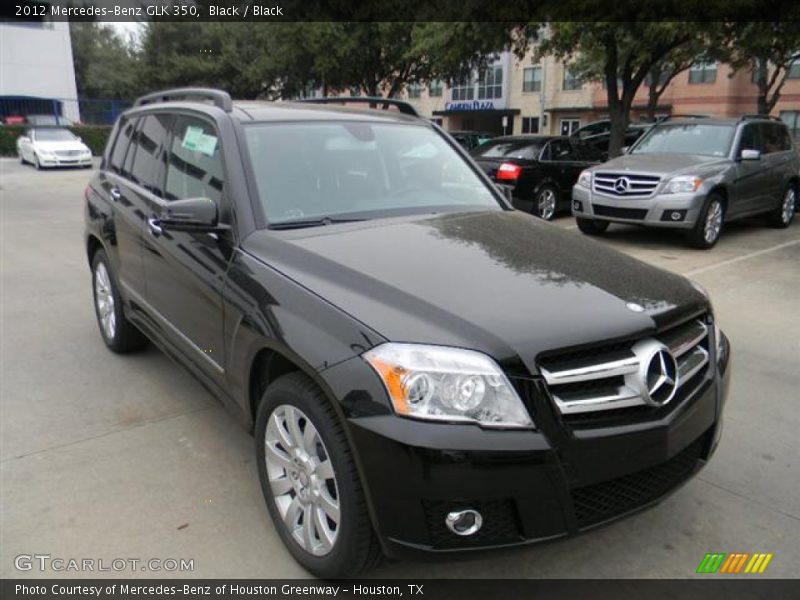 Front 3/4 View of 2012 GLK 350