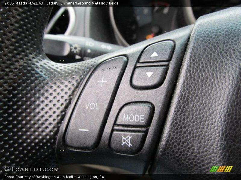 Shimmering Sand Metallic / Beige 2005 Mazda MAZDA3 i Sedan