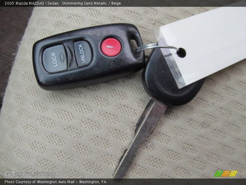 Shimmering Sand Metallic / Beige 2005 Mazda MAZDA3 i Sedan