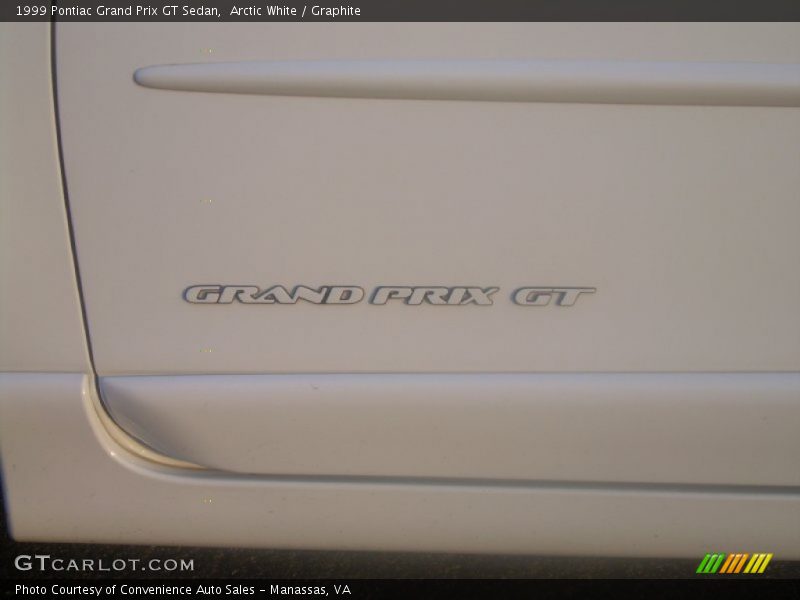 Arctic White / Graphite 1999 Pontiac Grand Prix GT Sedan