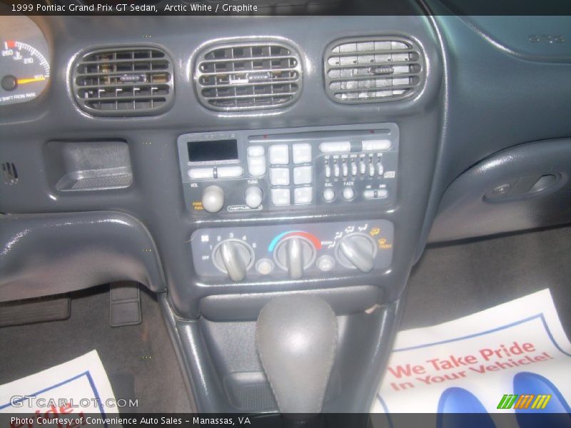Arctic White / Graphite 1999 Pontiac Grand Prix GT Sedan